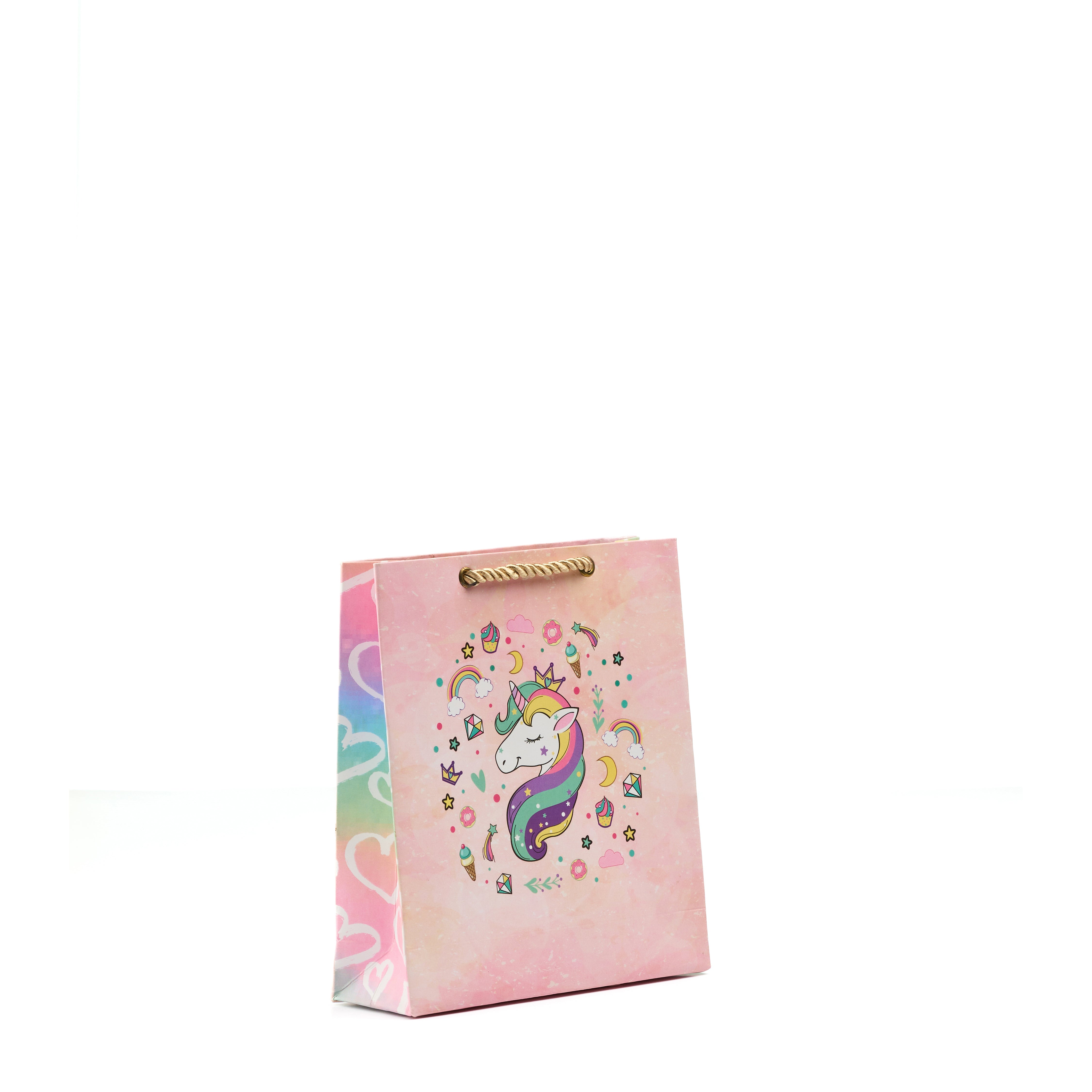 Small pastel unicorn gift bag with rainbow mane and dreamy icons – perfect for party favors.