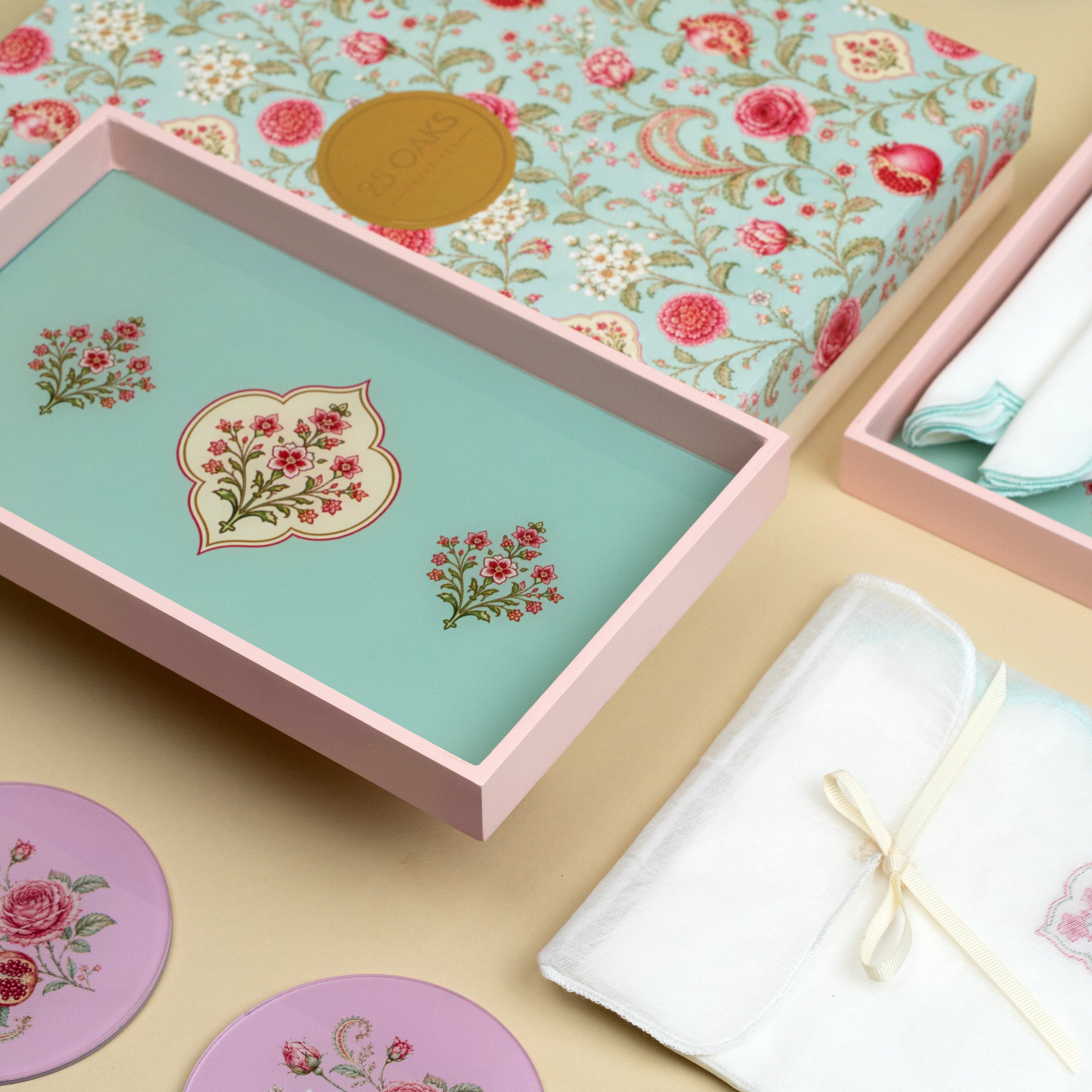 Set of 2 small serving trays with 4 cocktail napkins and 4 printed coasters